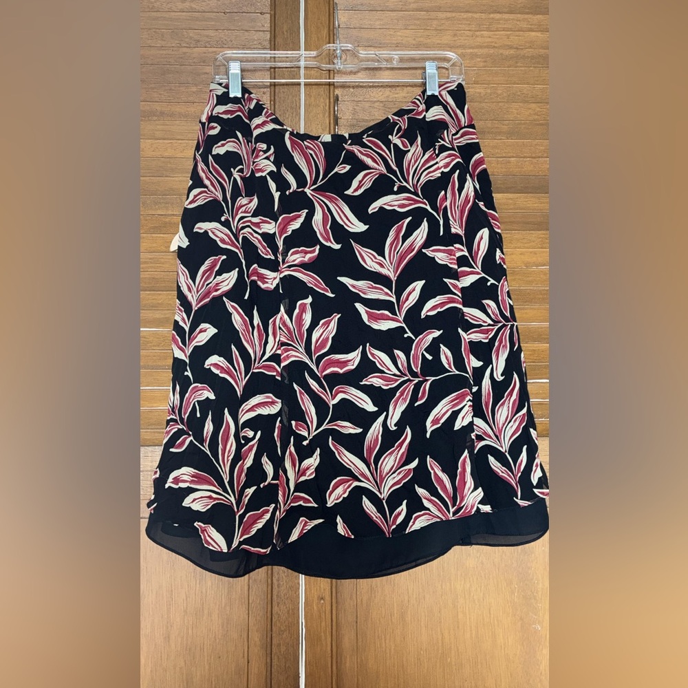 Ann Taylor Black and Red Leaf Print A-Line Skirt